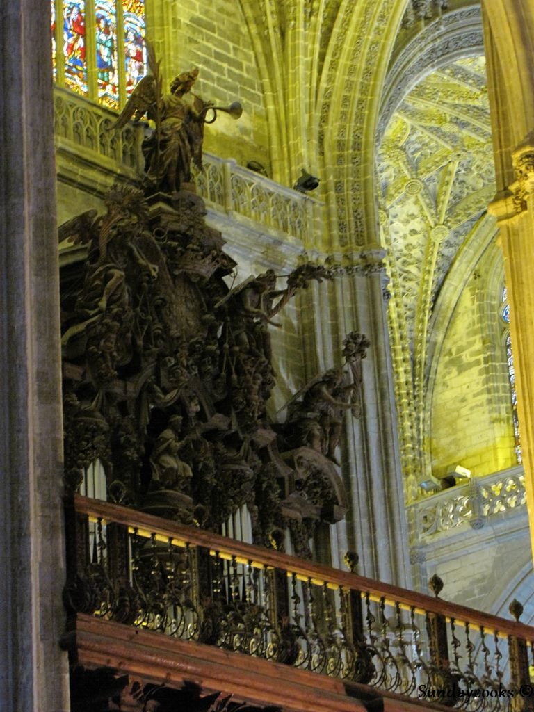 interior da catedral de sevilha interior da catedral de sevilha