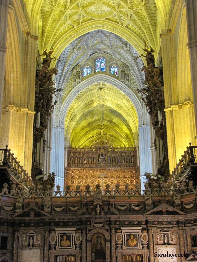 interior da catedral de sevilha interior da catedral de sevilha