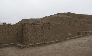 sitios arqueológicos de lima: Huaca Pucllana - parede