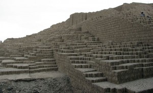 sitios arqueológicos de lima: Huaca Pucllana - restaurada sitios arqueológicos de lima: Huaca Pucllana - restaurada