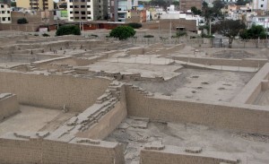sitios arqueológicos de lima: Huaca Pucllana - setores do templo sitios arqueológicos de lima: Huaca Pucllana - setores do templo