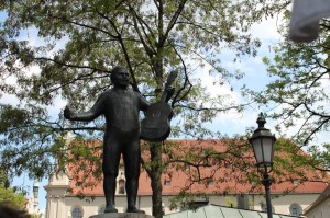 Viktualienmarkt - estátua