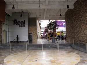 O que fazer em Lima: O que fazer em Lima: Compras no Real Plaza