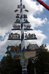 Viktualienmarkt Munique - Maypole
