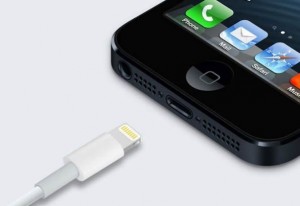 Vale a pena comprar o novo iPhone 5 - Novo conector