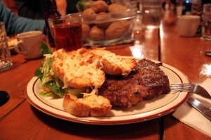 La Reata Ranch - Bife e torradas com queijo