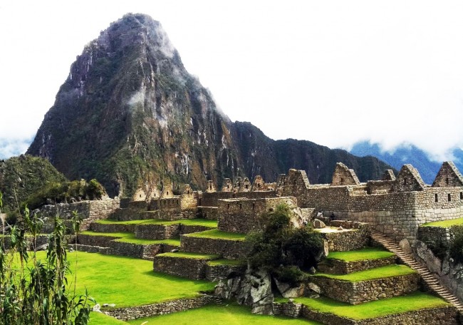 Machu Picchu e a montanha de Huayna Picchu ao fundo