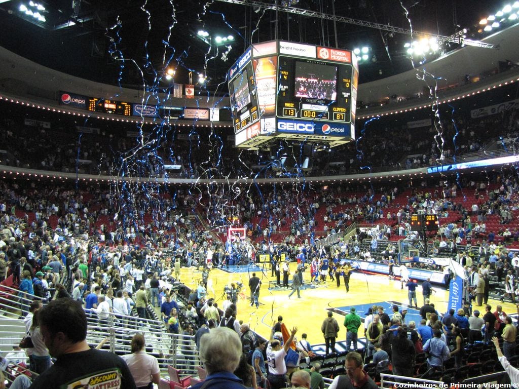 Jogo de basquete do Orlando Magic no Amway Center – Viajar é tudo