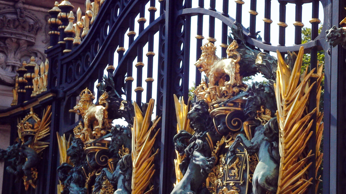 Visita ao Palácio de Buckingham - portão principal