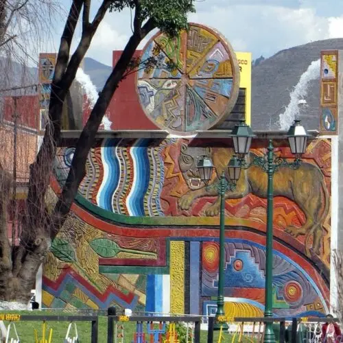 Mercados de Cusco - Fonte em frente ao Centro Artesanal de Cusco