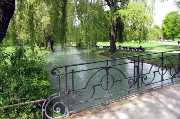 English Garden de Munique - Ponte sobre o rio