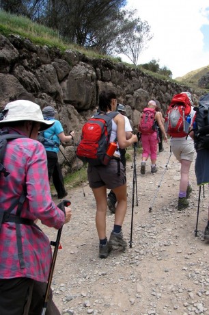 Valle Sagrado - Tambomachay - grupo que ia fazer a trilha até o lago