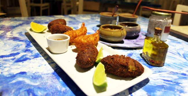Restaurantes em Salvador - Casa de Tereza - bolinho de bacalhau, camarão empanado e croquete