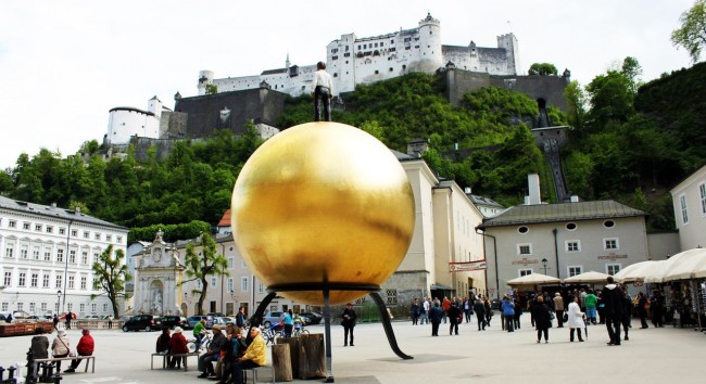 Roteiro de Salzburg - Praça em frente ao castelo de Salzburg