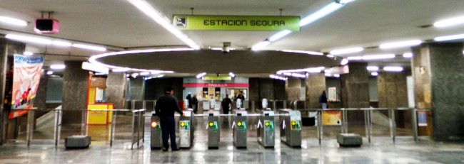 Como usar o metrô da Cidade do México - Catracas