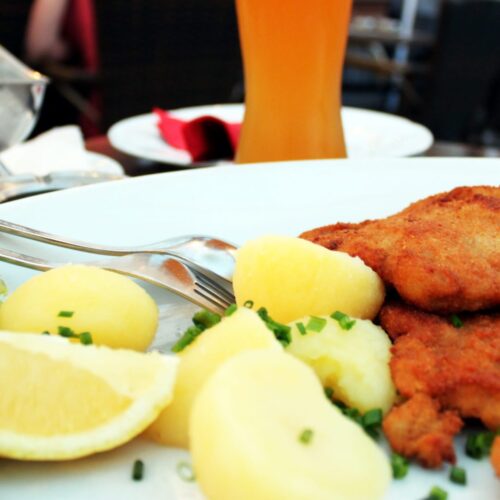 Melhores restaurantes de Frankfurt - Schnitzel do Schawarzer Stern