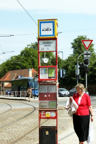 Como usar o metrô de Praga - Ponto do Tram / Bondinho