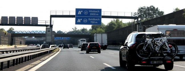 Dicas para dirigir na Alemanha - Placas indicando saídas da Autobahn
