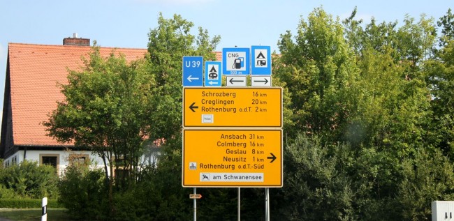 Dicas para dirigir na Alemanha - Várias placas em uma :P
