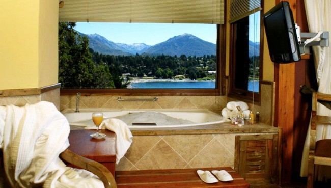 Ode ficar em Bariloche: os melhores hotéis - Charming Hotel vista da banheira