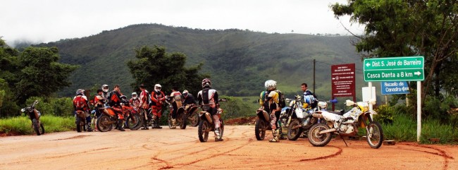Serra da Canastra - Motoqueiros se divertindo com a lama