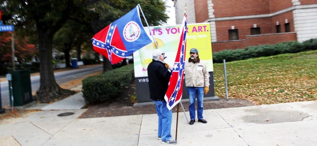 Roteiro de 1 dia em Richmond - Pessoas com a bandeira dos Confederados