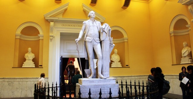 Roteiro de 1 dia em Richmond - Capitólio da Virginia Estátua de George Washington
