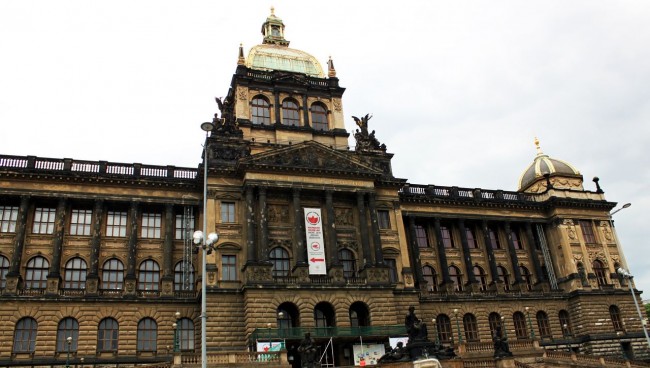 Praça Venceslau de Praga - Museu Nacional
