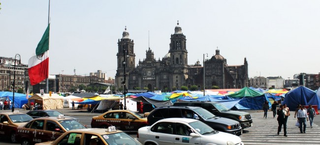Zocalo Centro Histórico da Cidade do México - praça ocupada pelos professores