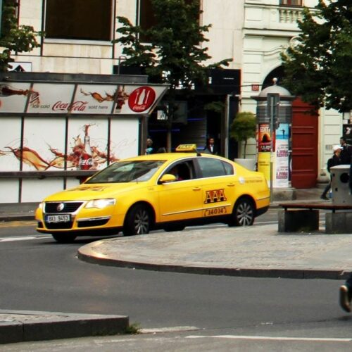Pegando Taxi em Praga - AAA Taxi 2