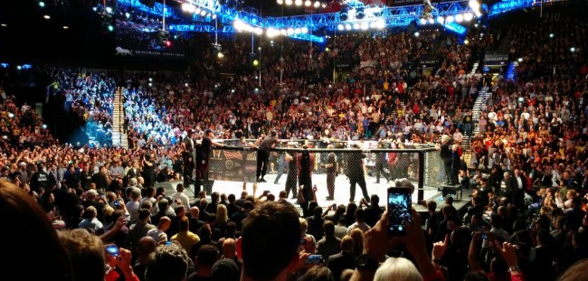 Como é assistir ao UFC em Las Vegas - Anderson Silva vs Nick Diaz 11