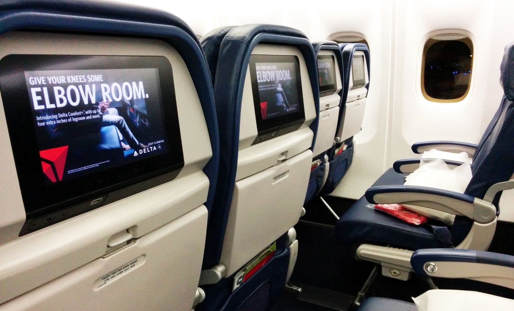 Como é voar de Delta Airlines na classe econômica?