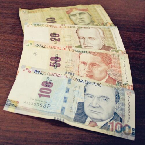 Qual moeda levar para o Peru: dólar, real ou novo sol? - 01