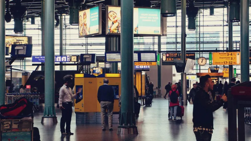 Aeroporto internacional de Amsterdam - estação de trem
