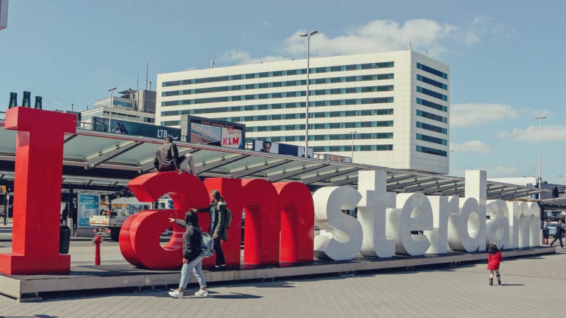 Aeroporto internacional de Amsterdam - sinal I Amsterdam
