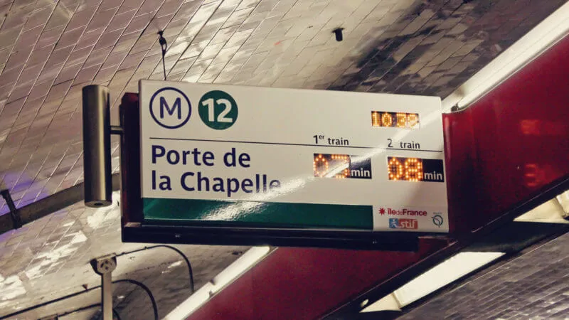 usando o metro e transporte publico de paris 10