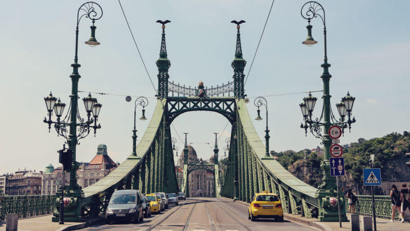 Usando o transporte público de Budapeste na Hungria 24