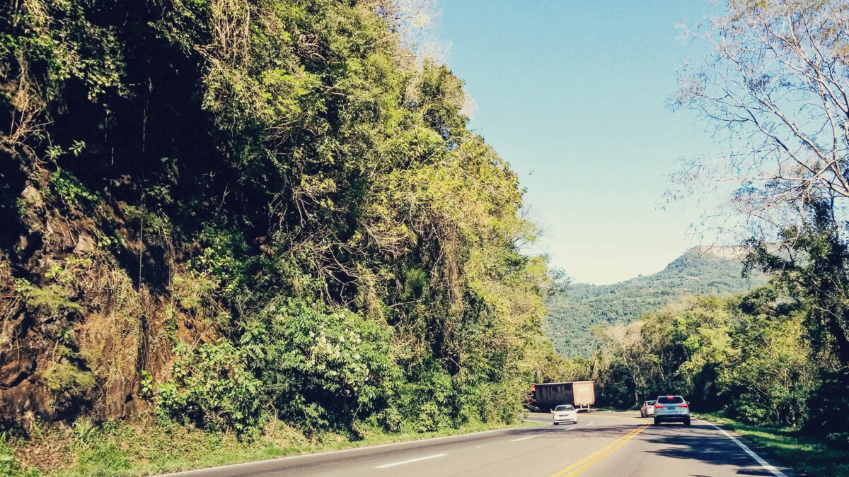 Como evitar o sono durante as viagens de carro