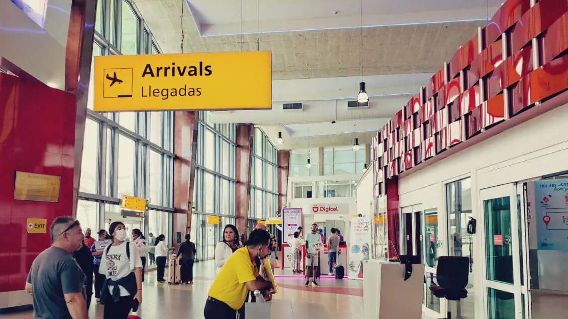 Aruba: como chegar imagem da chegada no aeroporto de Aruba