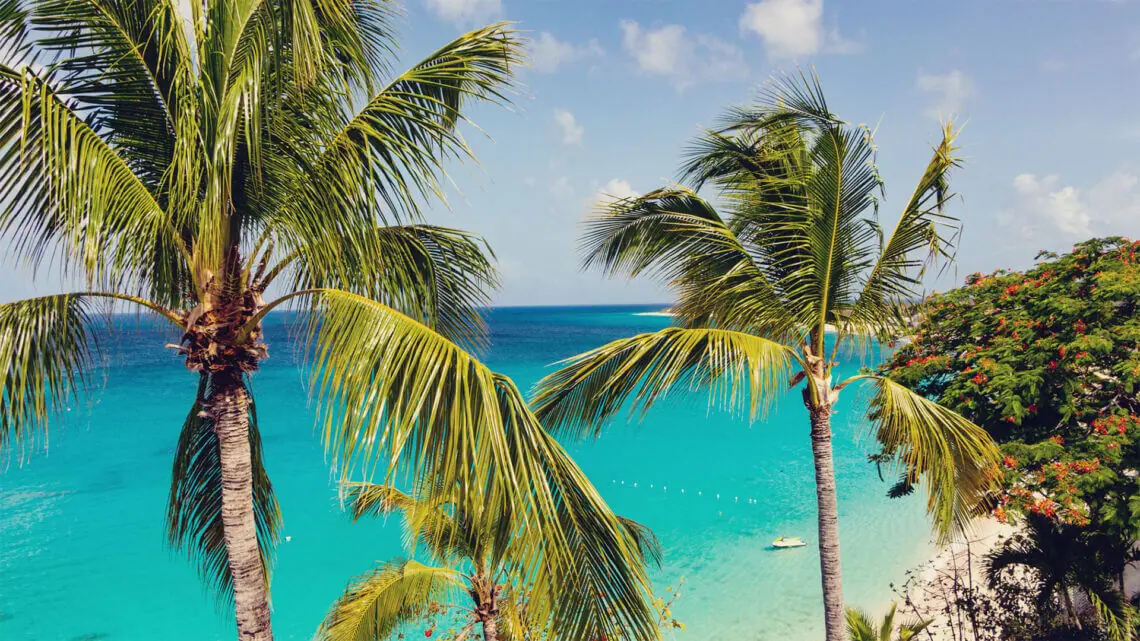 Saint Martin ou Sint Maarten? Esta é uma praia de Saint Martin, norte da ilha que pertence a França