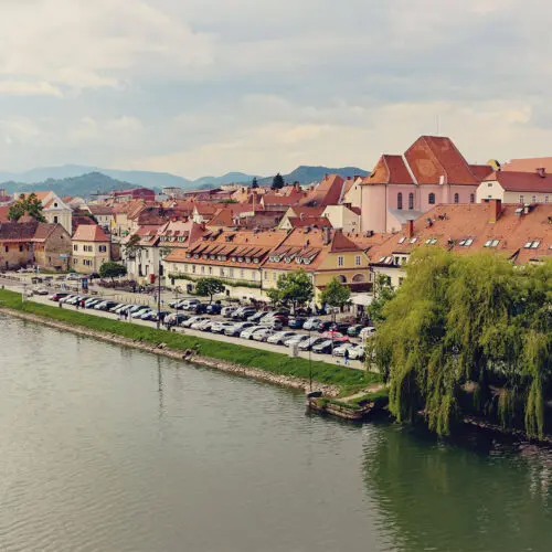 Foto da cidade de Maribor, na Eslovênia. Vamos apresentar a rotas dos vinhos na cidade