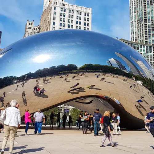 Clound Gate, uma escultura no Millennium Park de Chicago