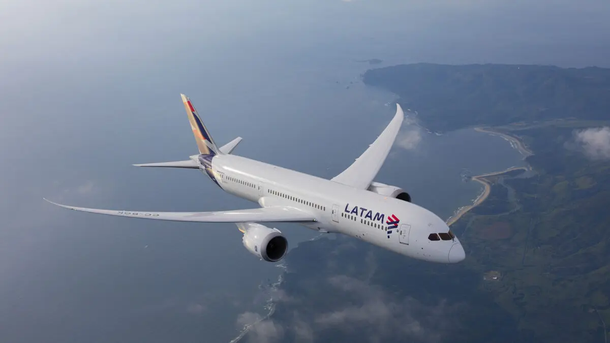 Foto aérea do 787-9 da LATAM para a África do Sul