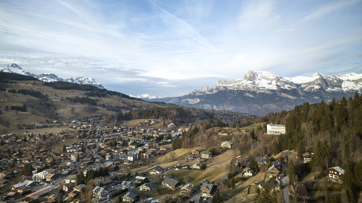 L'Arboisie Hotel Megève: vista do hotel para a cidade