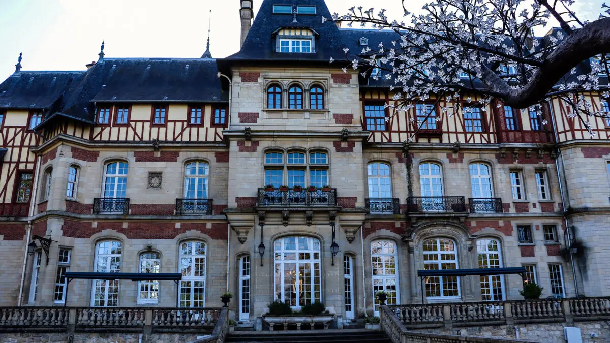 Château de Montvillargenne: prédio histórico