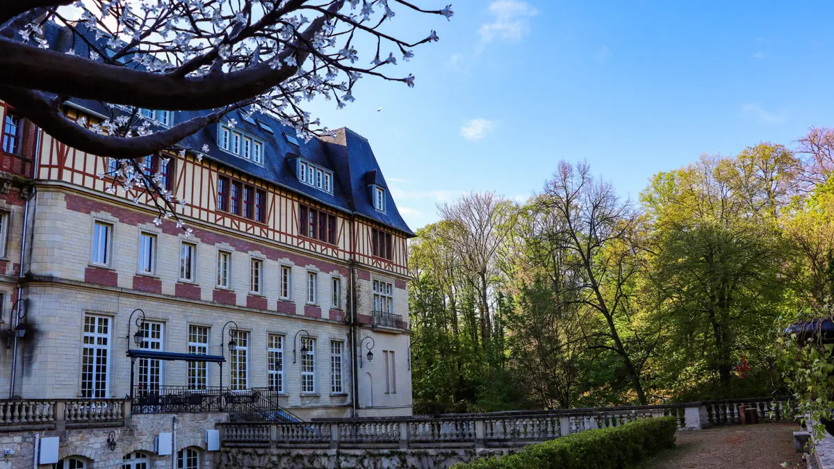 Château de Montvillargenne: fachada