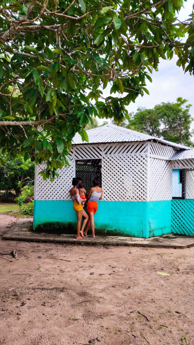 Expedição Kattere - viagem de barco pela Amazônia - comunidade isolada