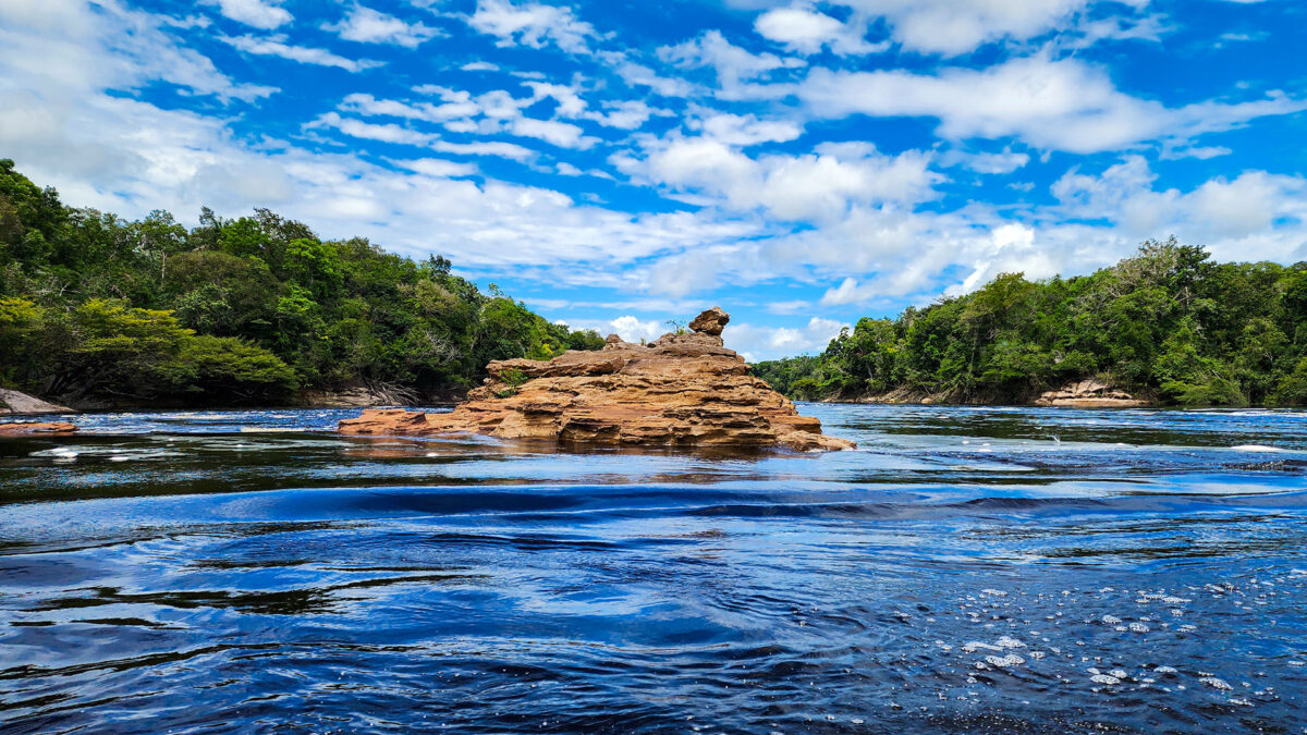 Expedição Kattere - viagem de barco pela Amazônia - rio jaú