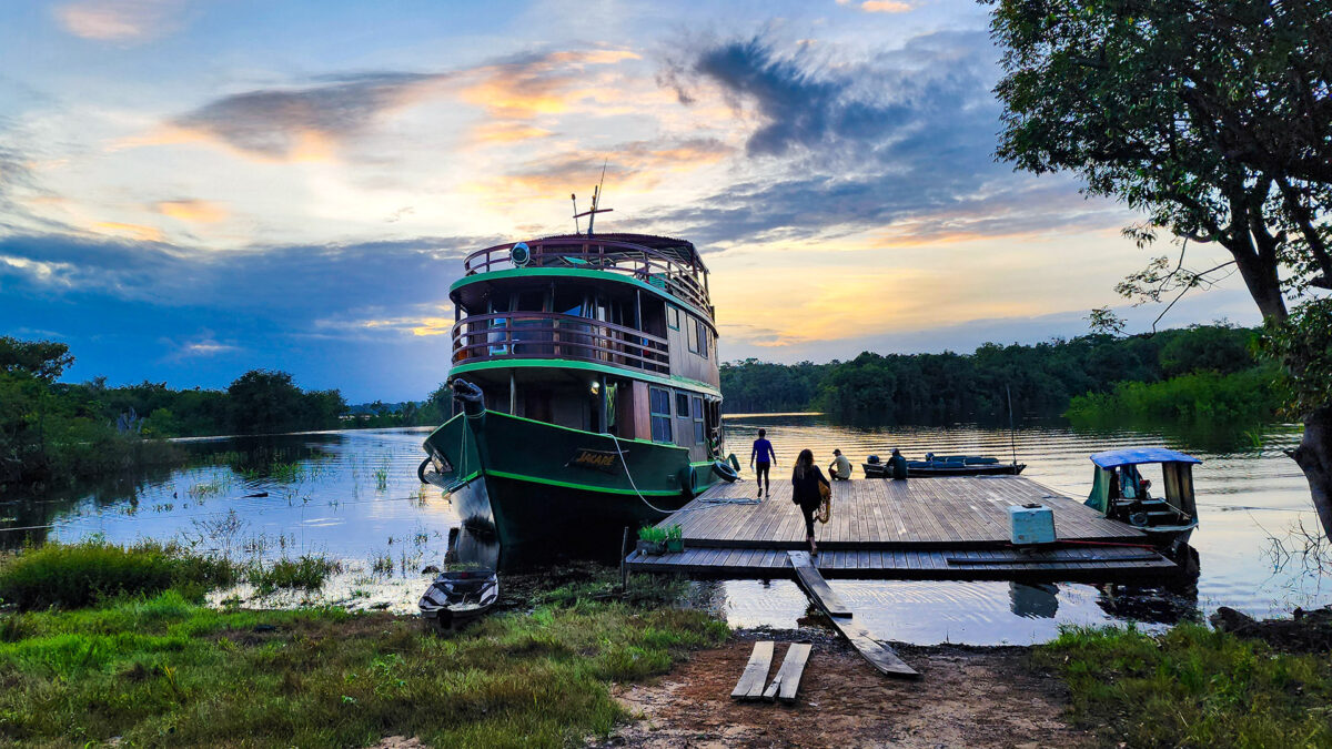 Expedição Kattere - viagem de barco pela Amazônia - barco