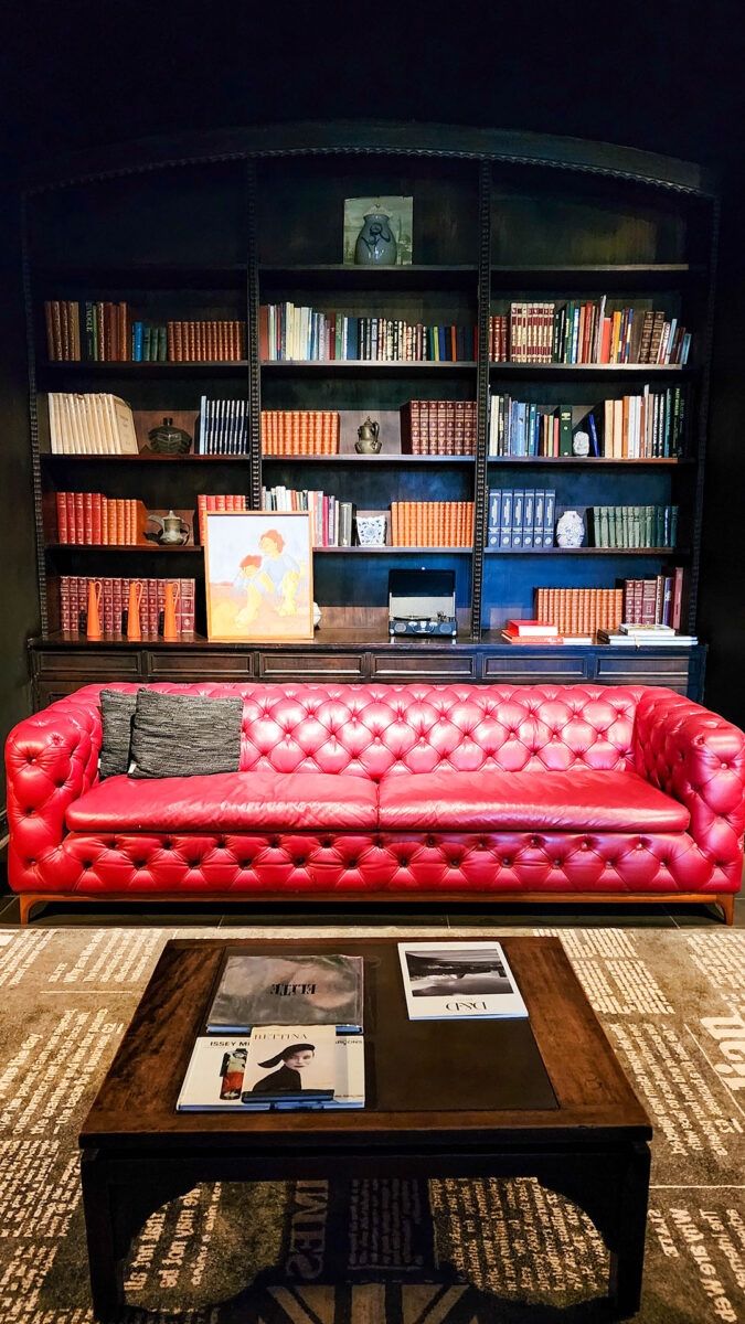 Onde ficar em Campos do Jordão: Ort Hotel, charme e muita personalidade 22 Onde ficar em Campos? ORT Hotel em Campos do Jordão, um dos melhores hotéis do Brasil - biblioteca